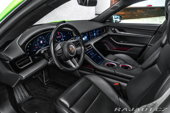 Porsche Taycan PDCC, ventilace, záruka 2021