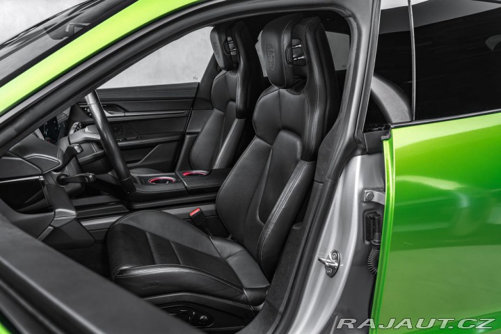 Porsche Taycan PDCC, ventilace, záruka 2021