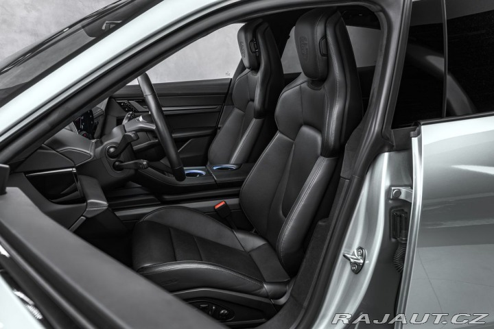 Porsche Taycan PDCC, ventilace, pano 2021