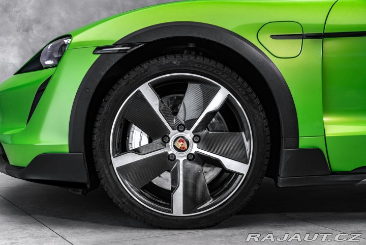 Porsche Taycan PDCC, ventilace, záruka 2021