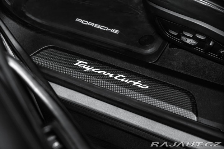 Porsche Taycan PDCC, ventilace, záruka 2021