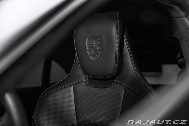 Porsche Taycan PDCC, ventilace, pano 2021