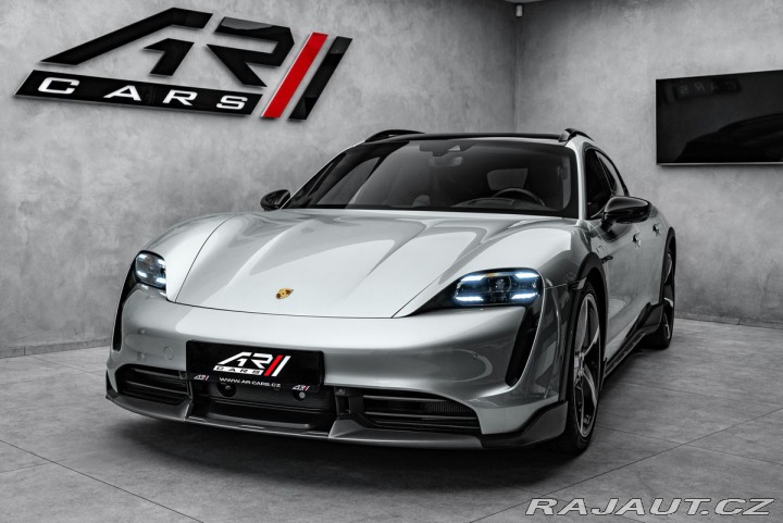 Porsche Taycan PDCC, ventilace, pano 2021