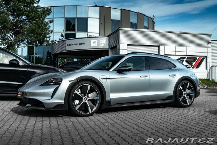 Porsche Taycan PDCC, ventilace, pano 2021