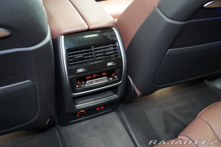 BMW X7 40d*HUD*PANO*KAMERA*TAŽNÉ 2023