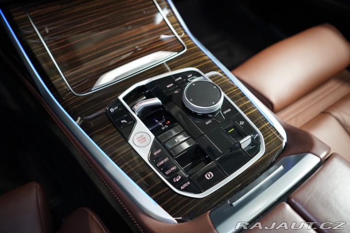 BMW X7 40d*HUD*PANO*KAMERA*TAŽNÉ 2023