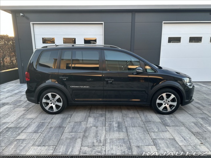 Volkswagen Touran 1,4 TSI 140PS  Cross 2011