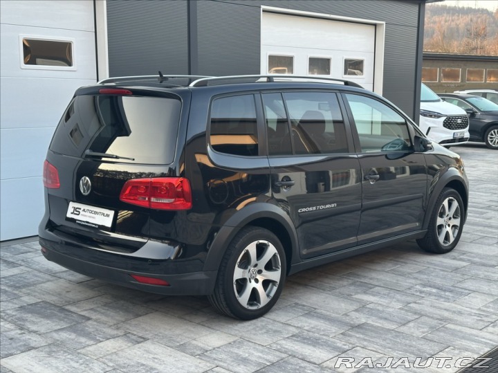 Volkswagen Touran 1,4 TSI 140PS  Cross 2011
