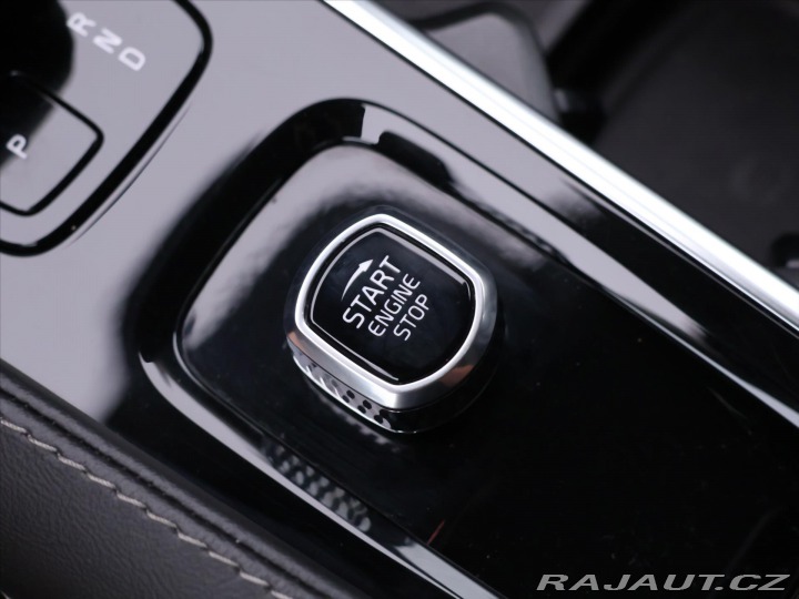 Volvo XC90 2,0 B5 AWD 173kW 1.Maj DP 2022