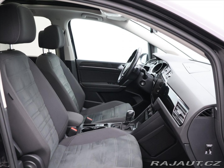 Volkswagen Touran 2,0 TDI DSG Highline 7Mís 2022