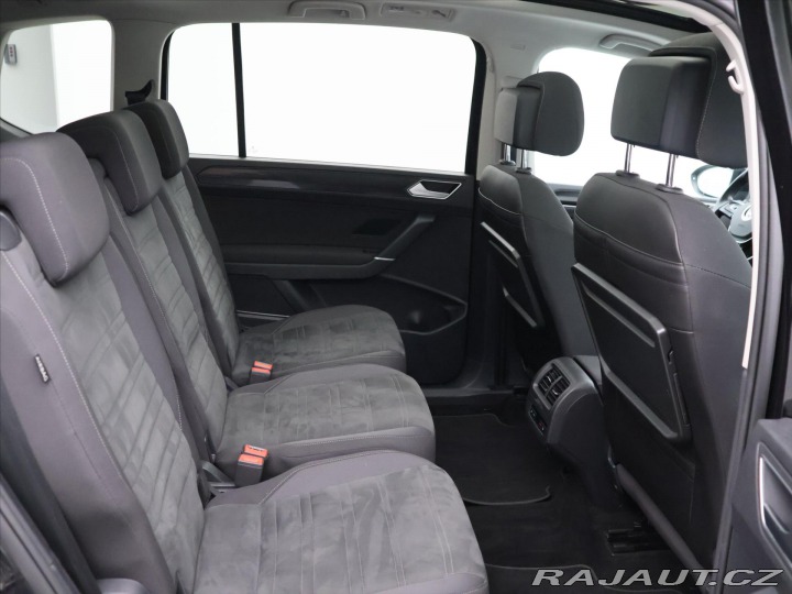 Volkswagen Touran 2,0 TDI DSG Highline 7Mís 2022
