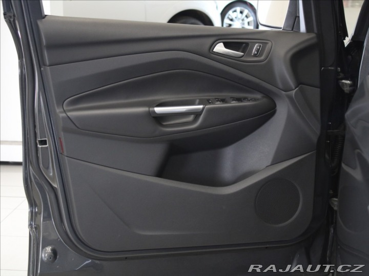 Ford Kuga 2,0 TDCi 110kW MT 1.majit 2015