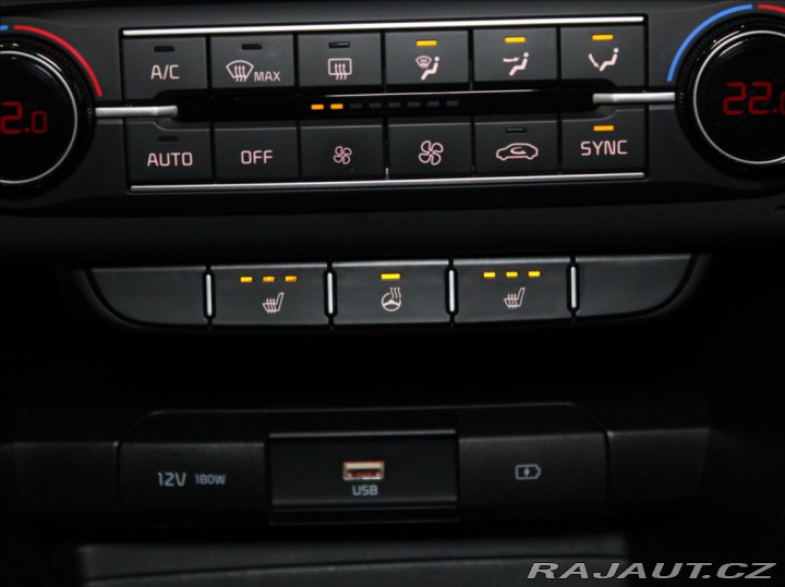 Kia Ceed 1,6 CRDi 100kW Exclusive 2022