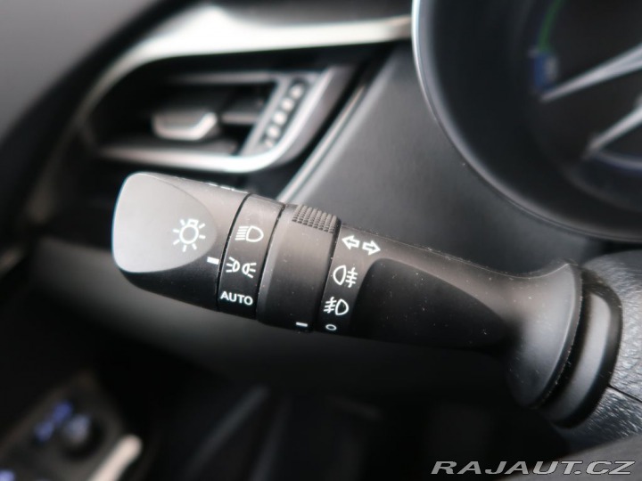 Toyota C-HR 1.8Hybrid,CZ,1Maj,Style 2023