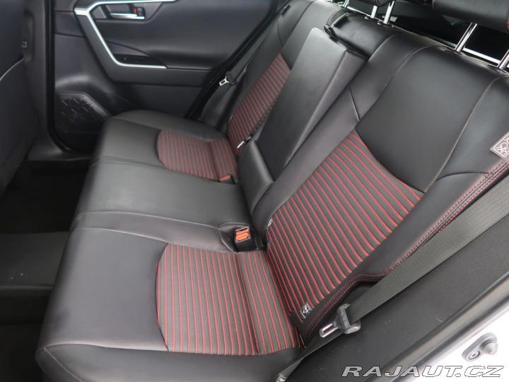 Toyota RAV4 2.5Hybrid,CZ,1Maj,Selecti 2024