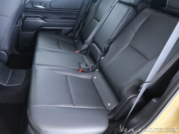 Toyota Land Cruiser 2.8D-4D,CZ,1Maj,Invincibl 2024