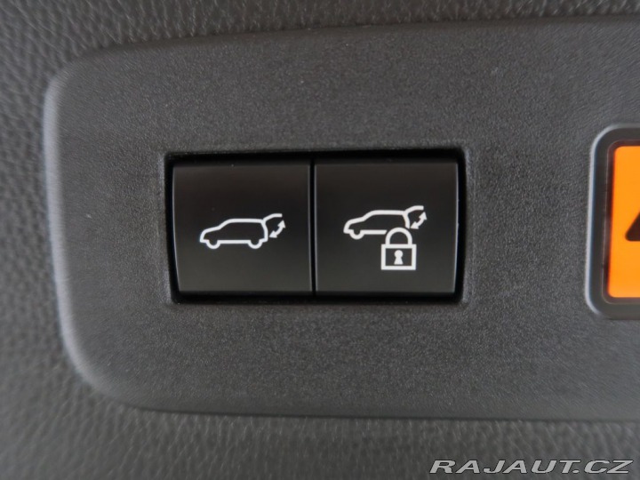 Toyota Land Cruiser 2.8D-4D,CZ,1Maj,Invincibl 2024