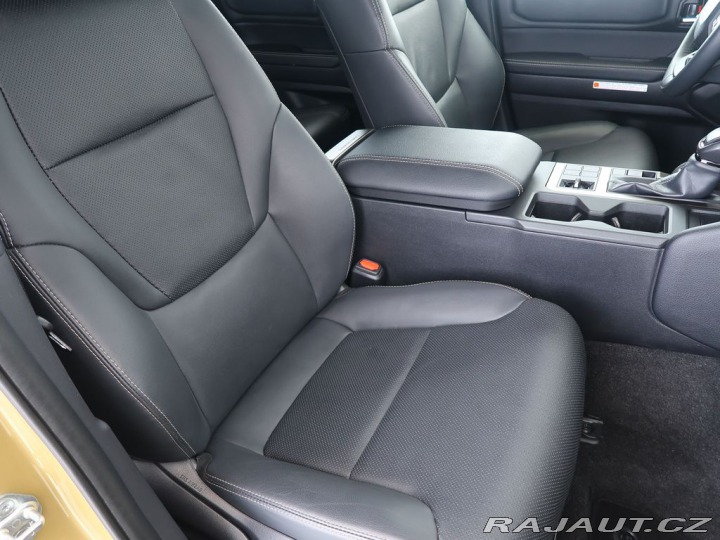 Toyota Land Cruiser 2.8D-4D,CZ,1Maj,Invincibl 2024