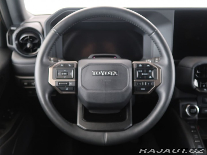 Toyota Land Cruiser 2.8D-4D,CZ,1Maj,Invincibl 2024