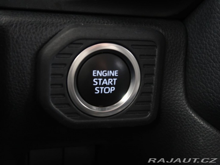 Toyota Land Cruiser 2.8D-4D,CZ,1Maj,Invincibl 2024