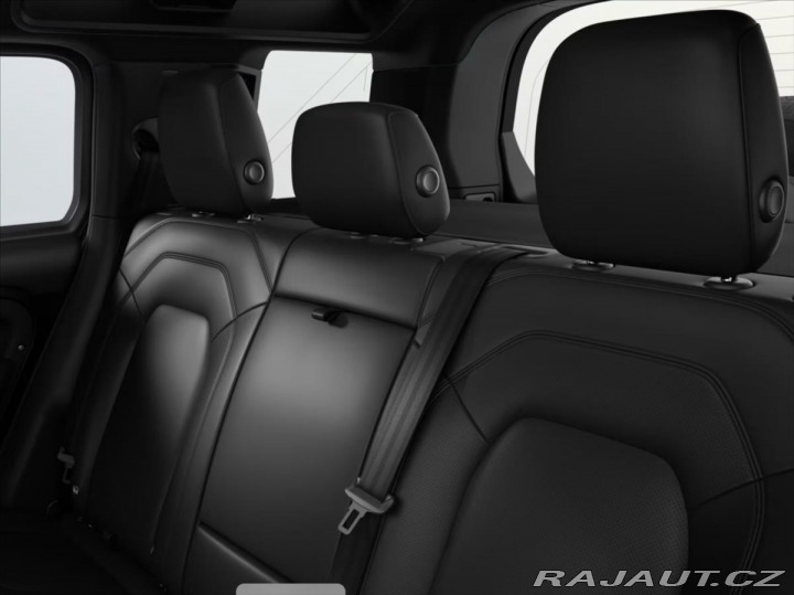 Land Rover Defender 3,0 110 X-Dynamic SE D250 2026