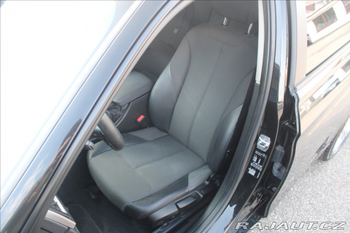 BMW 3 320d 140kW SPORTLINE+ZÁRU 2015