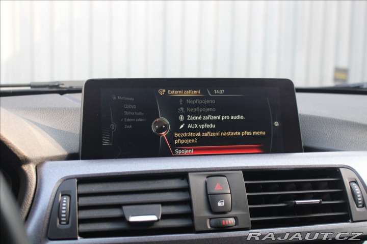 BMW 3 320d 140kW SPORTLINE+ZÁRU 2015