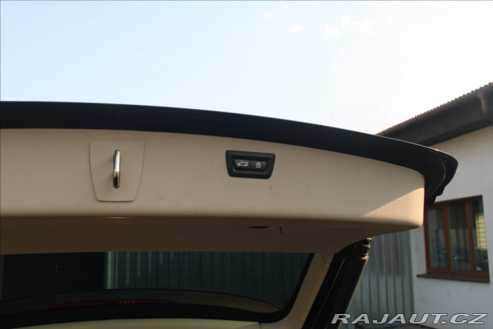 BMW 3 2,0 320d 140kW SPORTLINE+ 2015