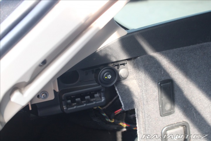 BMW 3 320d 140kW SPORTLINE+ZÁRU 2015