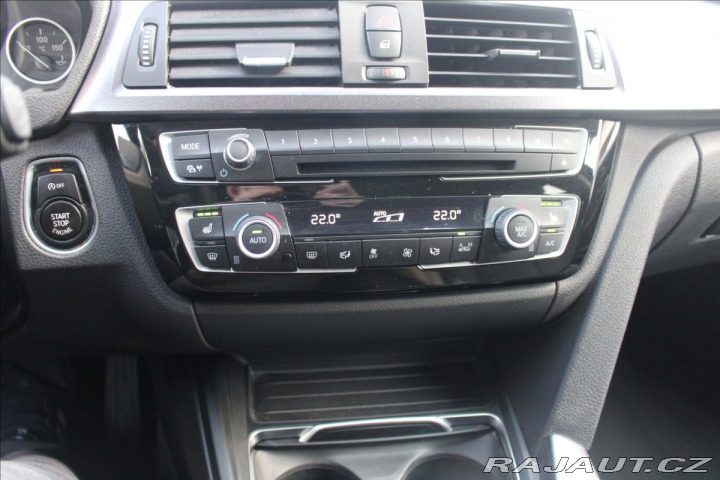 BMW 3 320d 140kW SPORTLINE+ZÁRU 2015