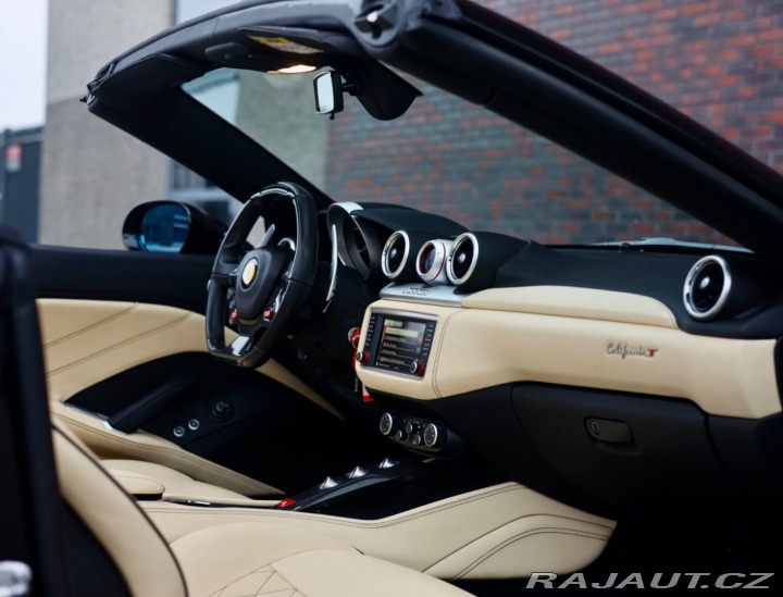 Ferrari Ostatní modely California T  3.9 V8 , Kamera, komplet 2016
