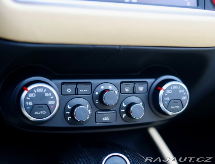 Ferrari Ostatní modely California T  3.9 V8 , Kamera, komplet 2016