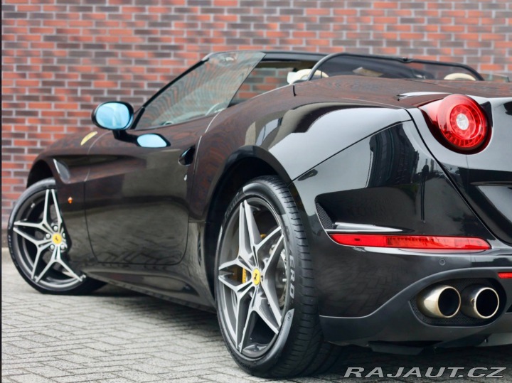 Ferrari Ostatní modely California T  3.9 V8 , Kamera, komplet 2016