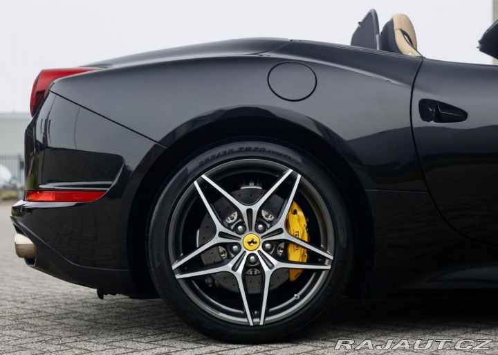Ferrari Ostatní modely California T  3.9 V8 , Kamera, komplet 2016