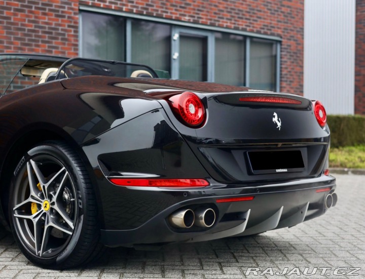 Ferrari Ostatní modely California T  3.9 V8 , Kamera, komplet 2016