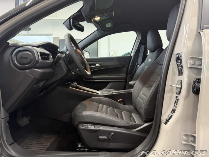 Jeep Avenger 4xe Upland 1.2 Turbo e-Hy 2025