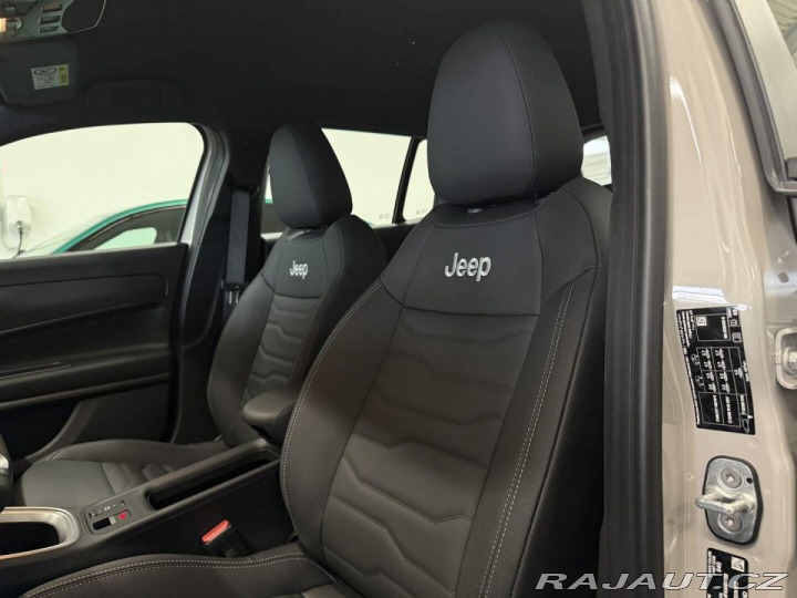 Jeep Avenger 4xe Upland 1.2 Turbo e-Hy 2025