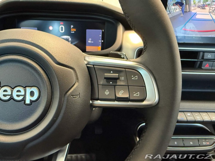 Jeep Avenger 4xe Upland 1.2 Turbo e-Hy 2025