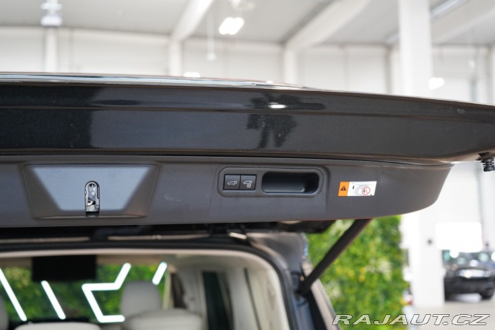 Lexus Ostatní modely LM 350h 350h*4x4*LUXURY*HUD*MASÁŽ 2024