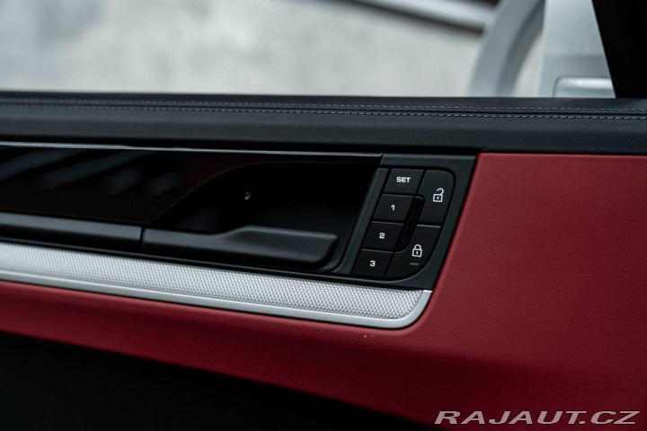 Porsche Cayenne PANO, HD-MATRIX, INNO, VÝ 2025