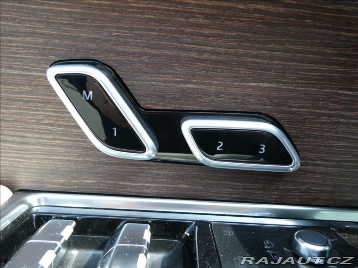 Land Rover Range Rover 3,0 D350 HSE,1.maj,ČR,DPH 2025