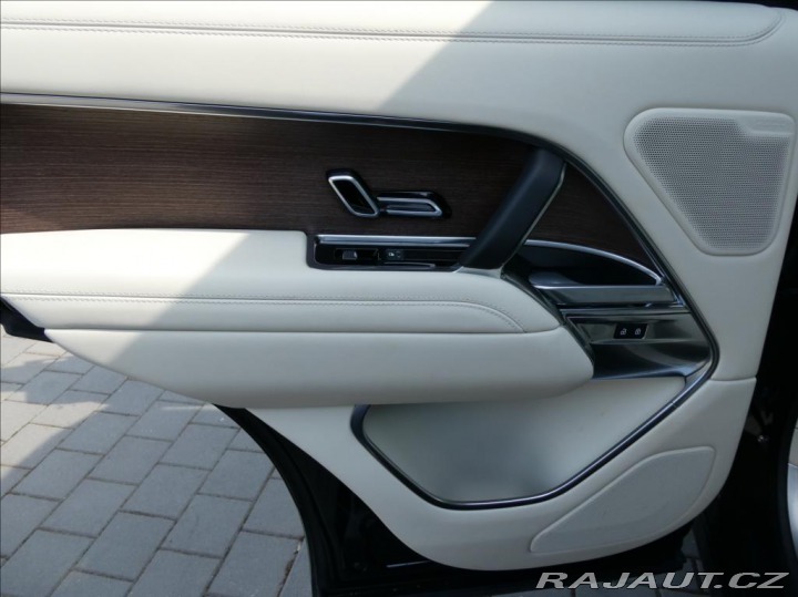 Land Rover Range Rover 3,0 D350 HSE,1.maj,ČR,DPH 2025