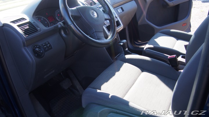 Volkswagen Touran  2010