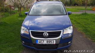 Volkswagen Touran  2010