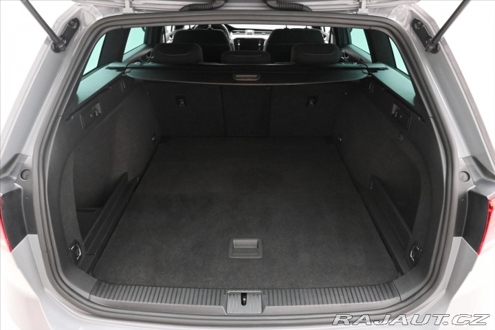 Volkswagen Passat 2,0 TDI 110 kW DSG Busine 2022