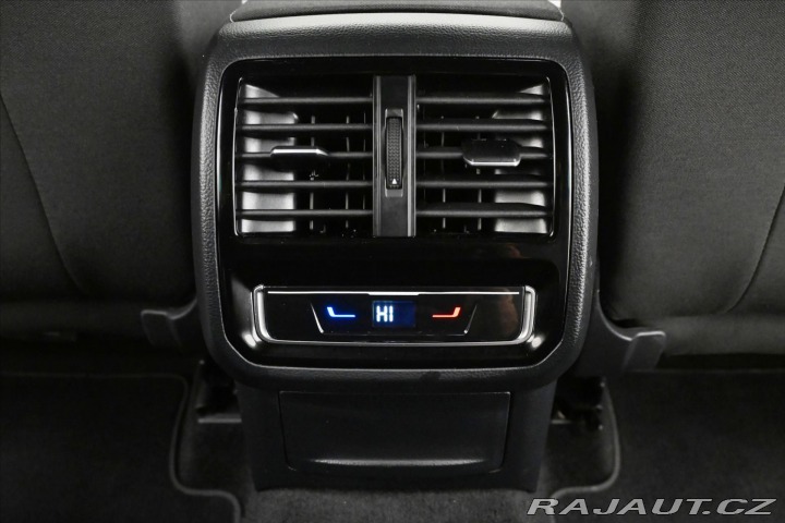 Volkswagen Passat 2,0 TDI 110 kW DSG Busine 2022
