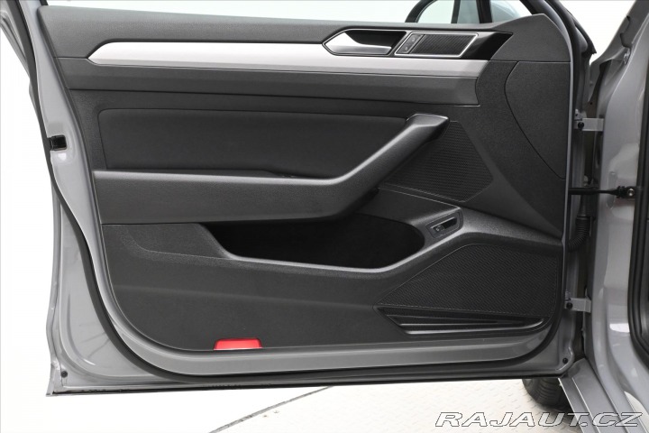 Volkswagen Passat 2,0 TDI 110 kW DSG Busine 2022