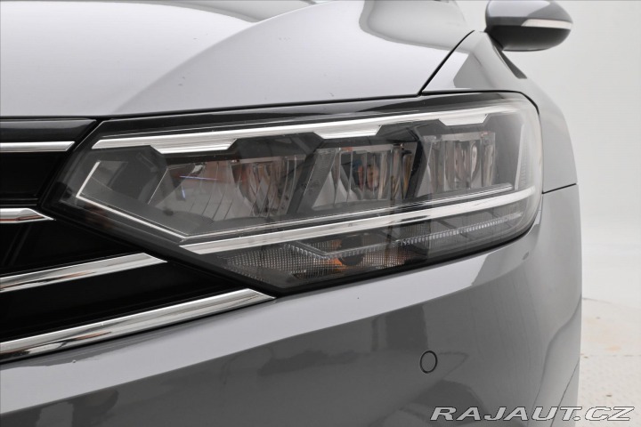 Volkswagen Passat 2,0 TDI 110 kW DSG Busine 2022
