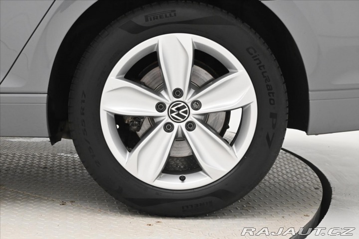 Volkswagen Passat 2,0 TDI 110 kW DSG Busine 2022