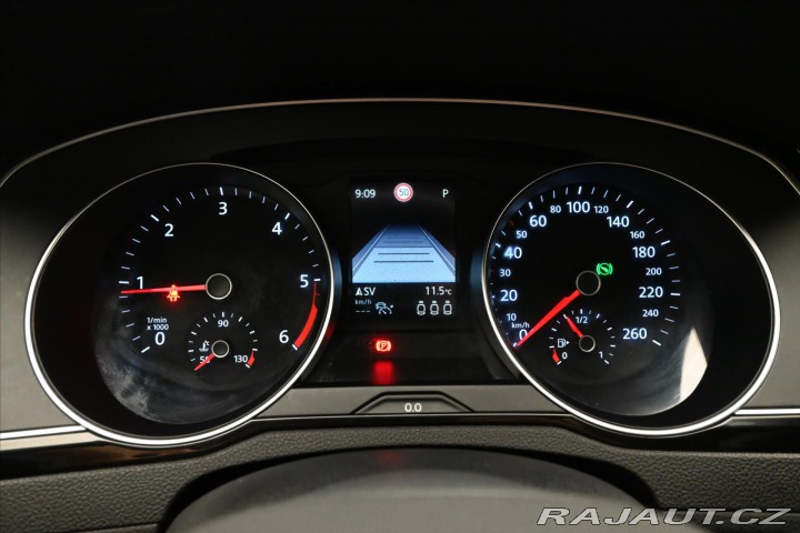 Volkswagen Passat 2,0 TDI 110 kW DSG Busine 2022